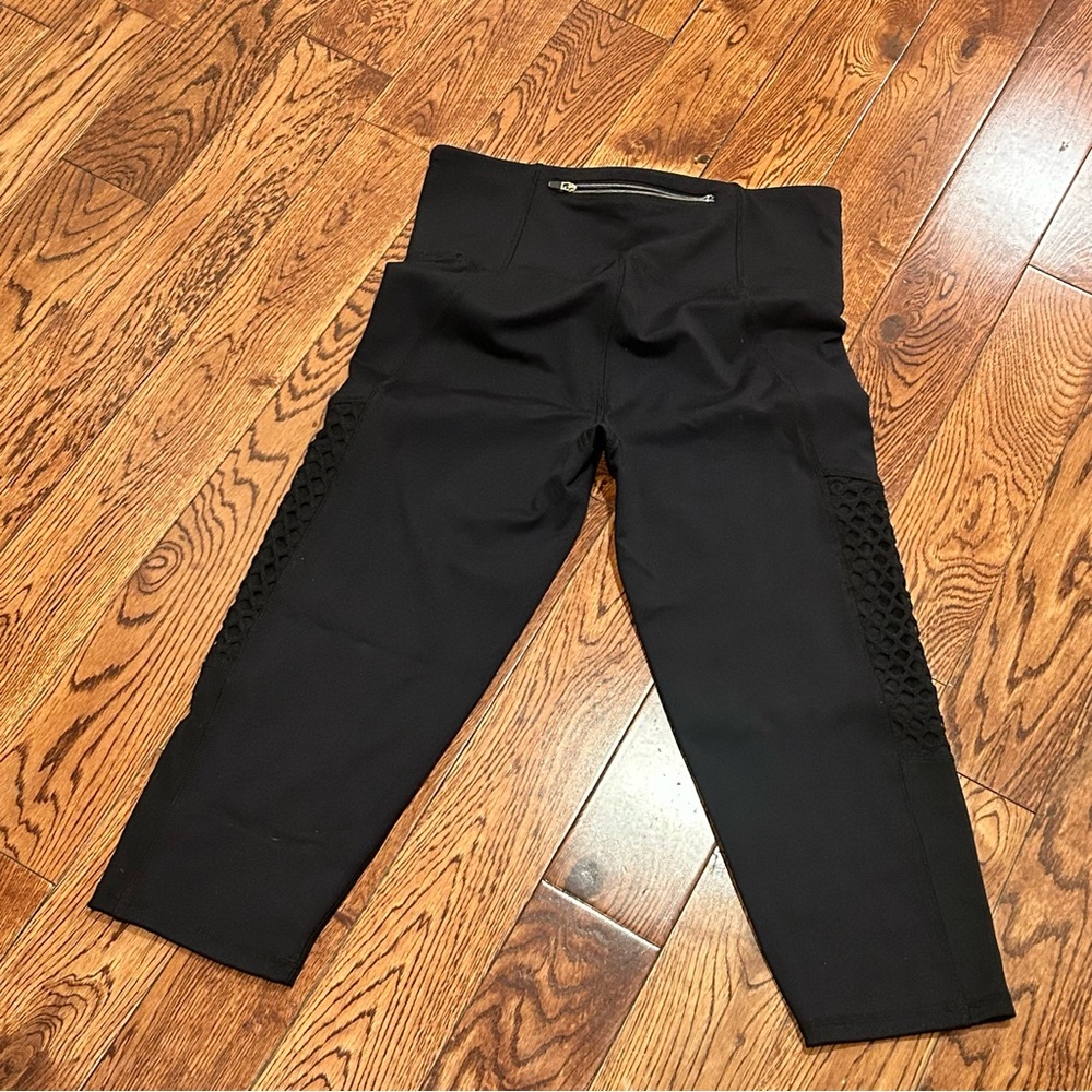 Black High-Waisted Capri Leggings NWOT